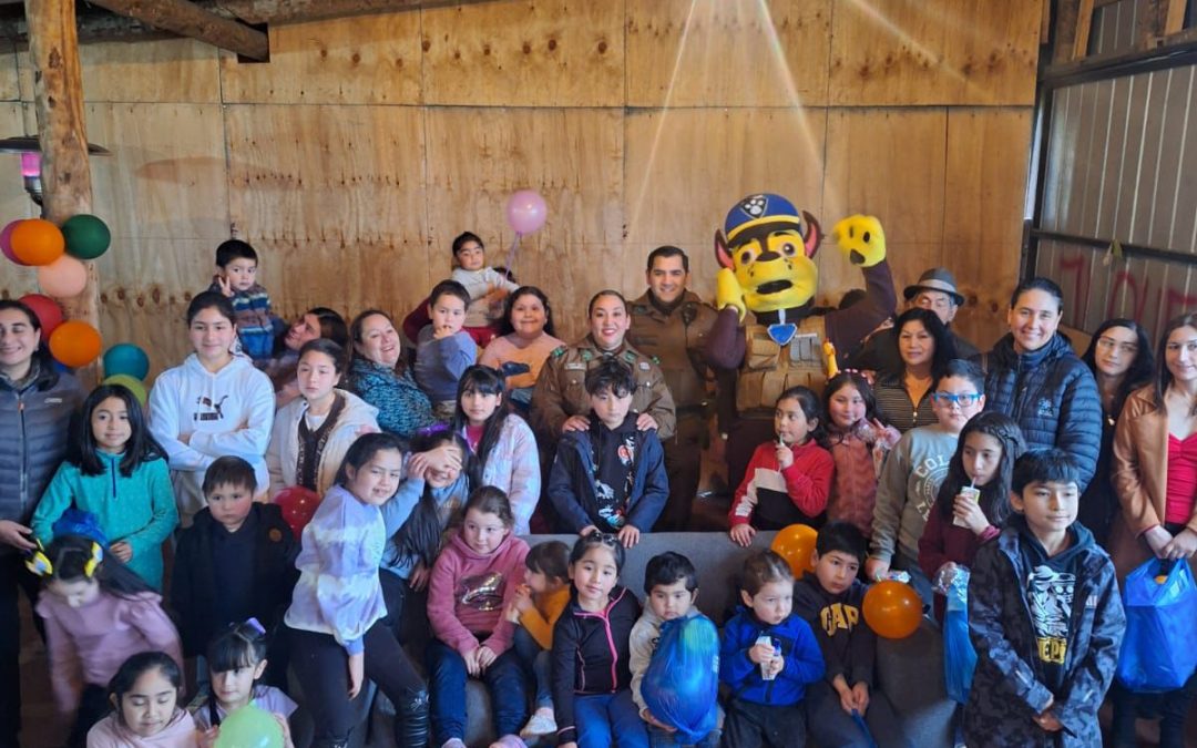 Celebración día del Niño por Carabineros de la Tenencia Panitao. Puerto Montt.